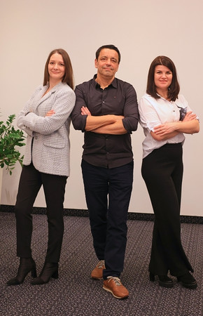 homepage-company-overview-team-photo
